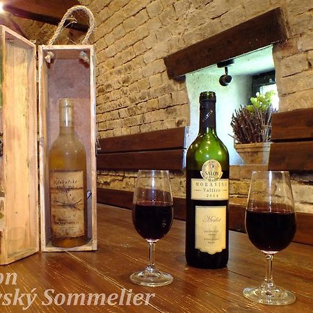 Penzion Moravsky Sommelier Valtice Exterior foto